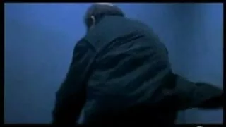 Deux chiennes affamées de sexe dans des tenues en latex se font film x ancien défoncer par un mec au sang chaud