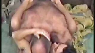 Horny girlie Indigo Augustine porno ados et vieux étire les lèvres vulvaires pour brancher un nouveau gode