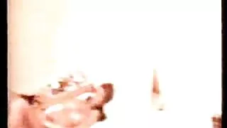 Une blonde sensuelle clouée dans un video sexe vieux jeune style missionnaire profond