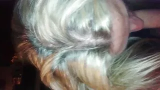 Bootylicious vieux film porno italien ébène et salopes blanches partagent une grosse bite pour une pipe géniale