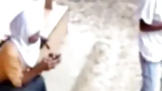 La film ancien porno salope blonde piquante Phoenix Marie baise et chevauche la bite dans le dortoir
