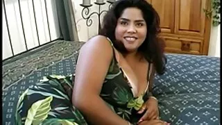 La BBC baise les trous anaux et la gorge profonde porno vieux homo de Keeani Lei et de sa copine lesbienne