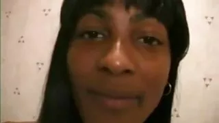 Chloe Toy, une étudiante pornhub vieux torride, est un gode qui baise son trou affamé