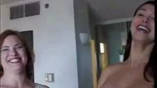 Double pénétration palpitante d'une bon vieux porno houe blonde coquine en trio