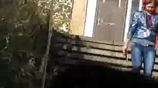 La chatte porno vieux avec jeune inutilisée de la pulpeuse Aiko Hirose se fait baiser la langue dans une orgie de sexe gangbang