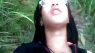 Accro au sexe extrême, Holly Hanson a video sexe vieux et jeune un coup rapide dans la boutique