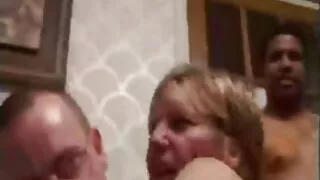 Houe brune aux gros seins rapace se video porno jeune avec vieux fait baiser la chatte et la bouche simultanément