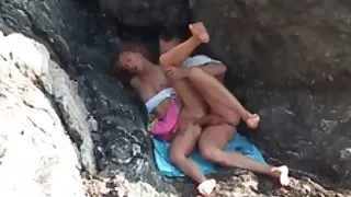 Chloe Temple fait une porno jeune vieux pipe dans la voiture et se fait baiser en vidéo maison