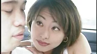 Une blonde aux gros seins poivrée saute sur une énorme bite robuste dans un porno vieux pervers francais style cowgirl