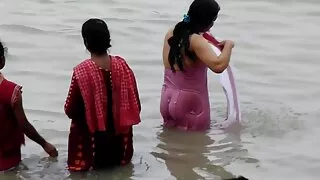 Mec baise la gorge profonde et le trou vieux cochon porn anal de la petite amie élancée Afrodite