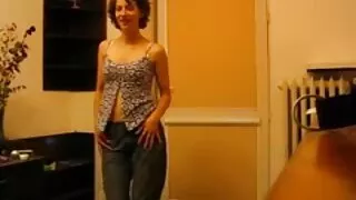 Beau petit ami baise lentement sa copine porno tres vieux brune sensuelle
