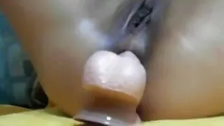 Angel Smalls porno vieux femme et sa copine se font baiser dans le jardin