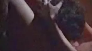 Babe sexy mince avec de petits seins perky perce sa chatte serrée avec un sexe vieux couples gode lisse