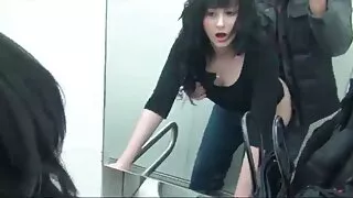 Infirmière coquine en bas et uniforme porno francais vieux jeune sexy Bonnie se déshabille