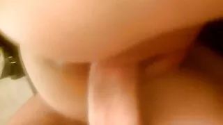 La délicieuse blonde aux gros seins Bridgette B baise le manchon de sa nouvelle petite vieux pervers gay amie lesbienne