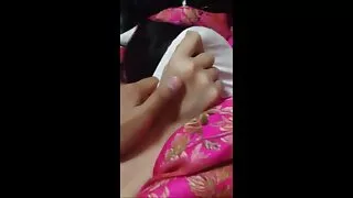 La mulâtresse le sexe des vieux sexy Amethyst Banks se fait lécher et baiser la fente